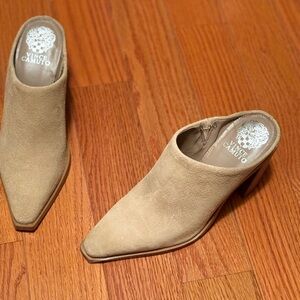 ✨NEW Trendy VINCE CAMUTO  Weeren Suede Leather tan size 7 1/2✨